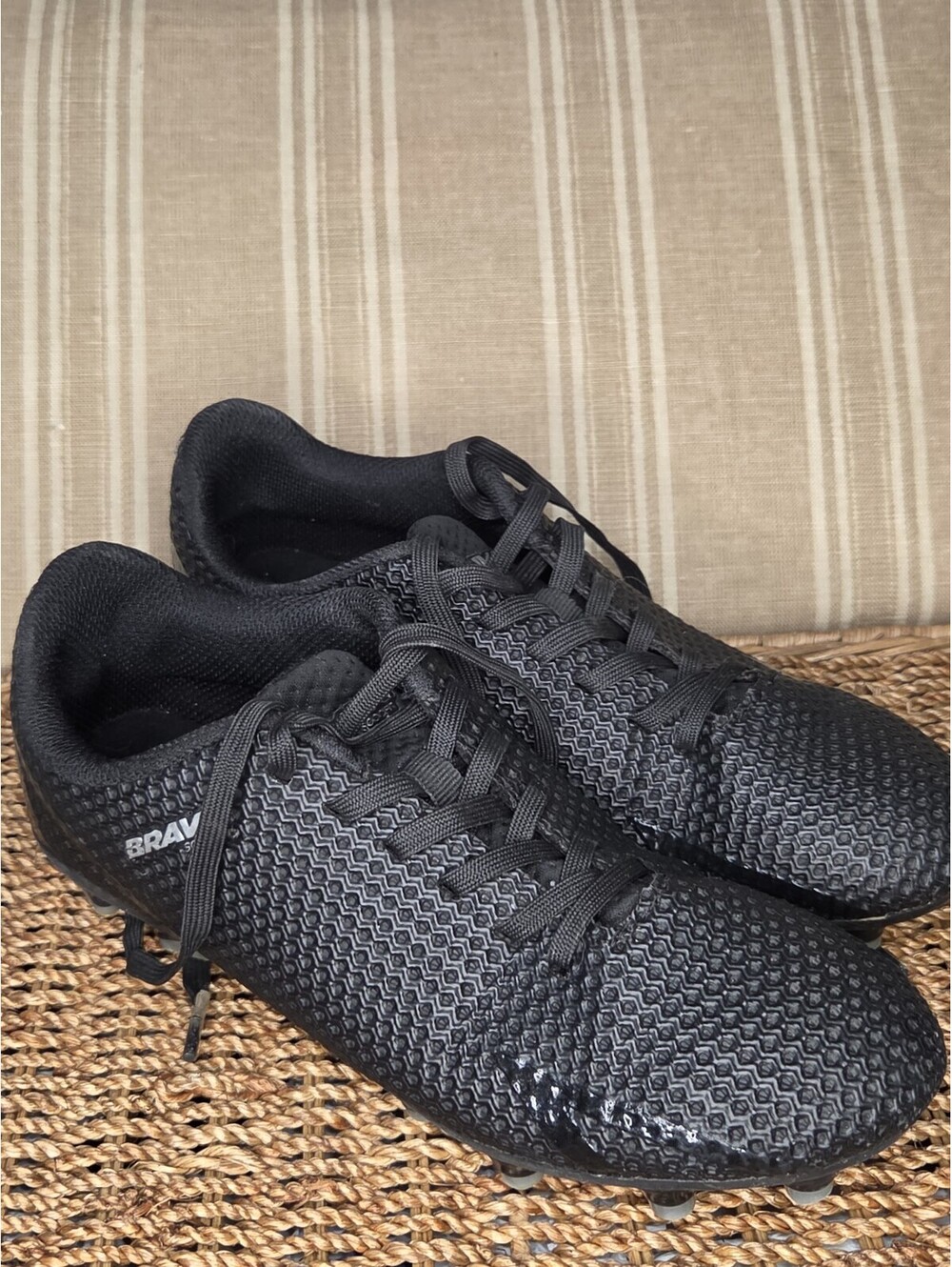 Bravas Soccer Cleats Boys Youth 4 D Black Super Goal